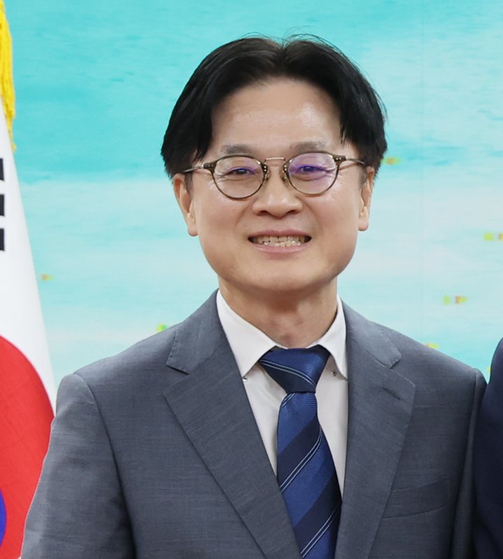김정관 산업통상부 장관